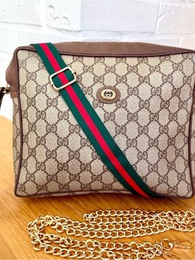 Gucci Authentic Vintage GG Supreme Clutch / Crossbody Bag